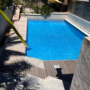 2 Pièces Rez-de-jardin Dans Maison Avec Piscine Appartamento